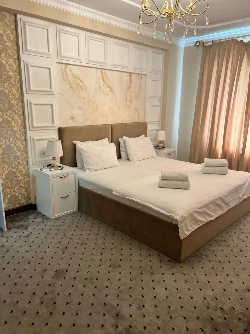Orzu Hotel Namangan Extérieur photo
