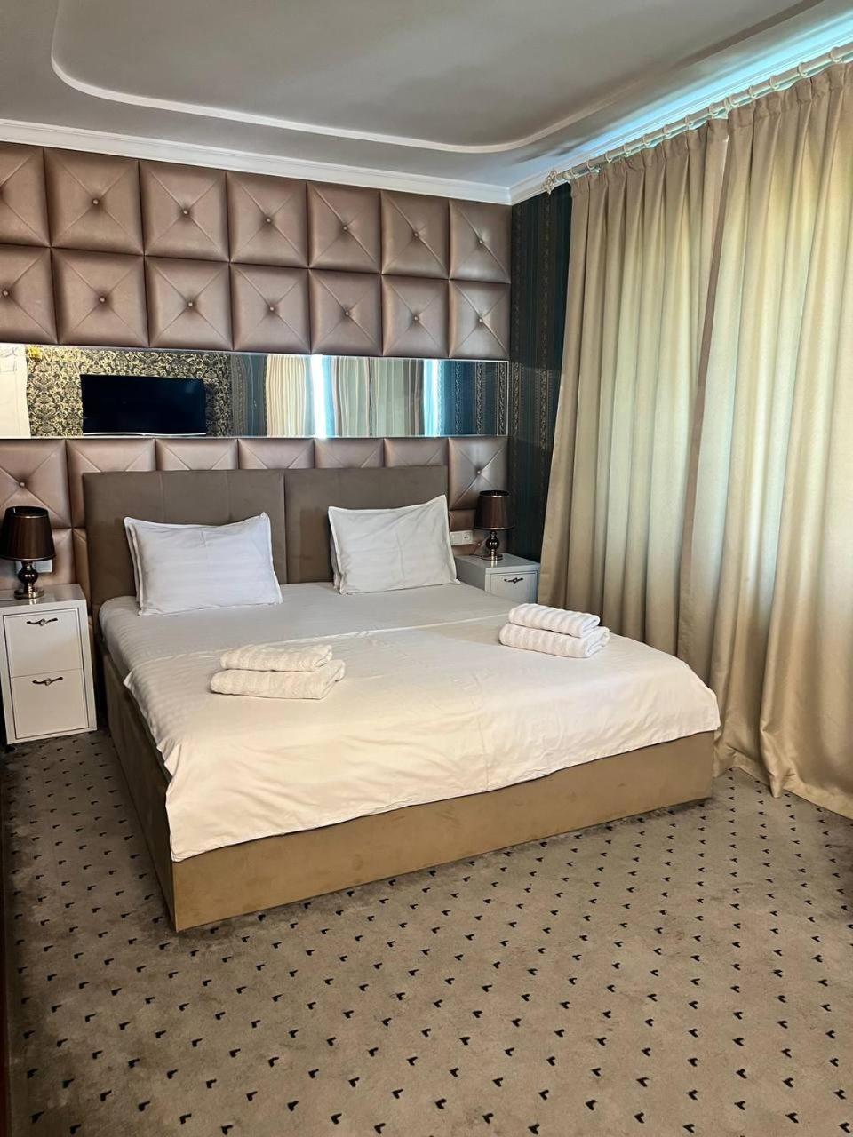 Orzu Hotel Namangan Extérieur photo
