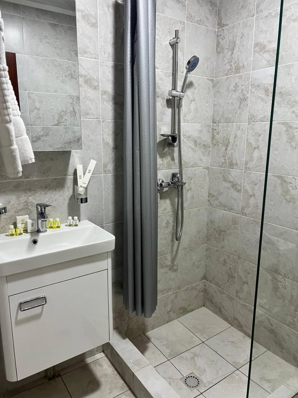 Orzu Hotel Namangan Extérieur photo