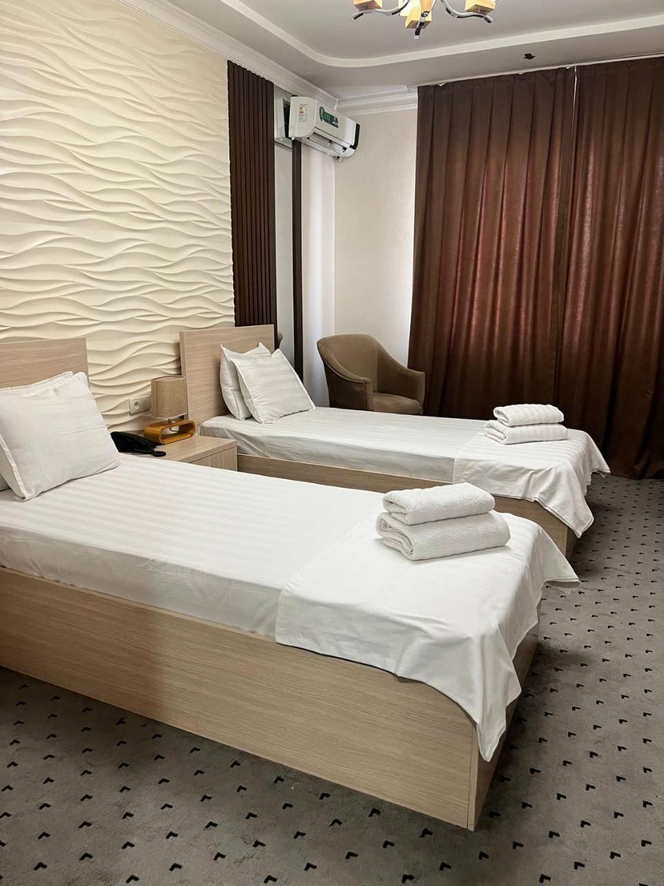 Orzu Hotel Namangan Extérieur photo