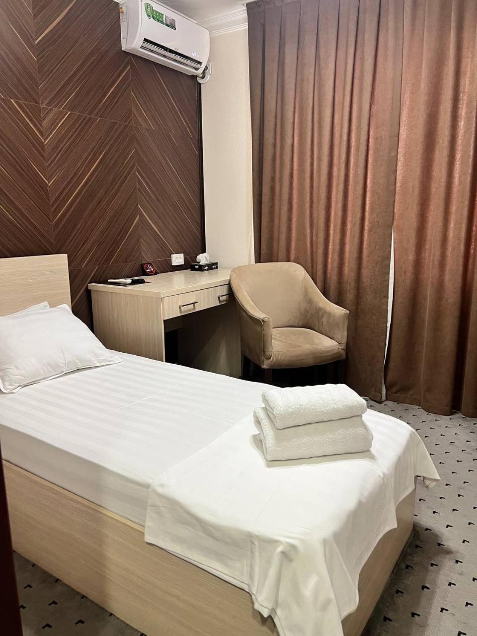 Orzu Hotel Namangan Extérieur photo