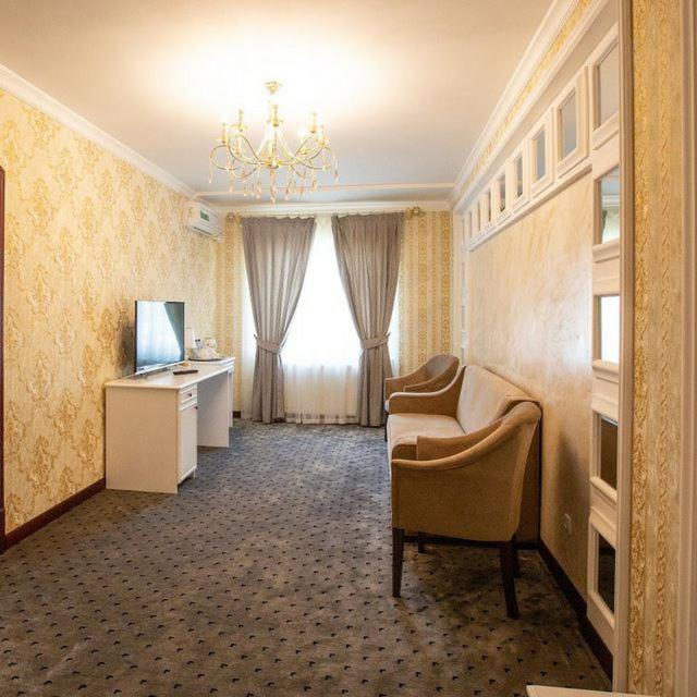 Orzu Hotel Namangan Extérieur photo